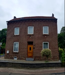Wijlre-beeldje in gevel Stokhem 26 (1)