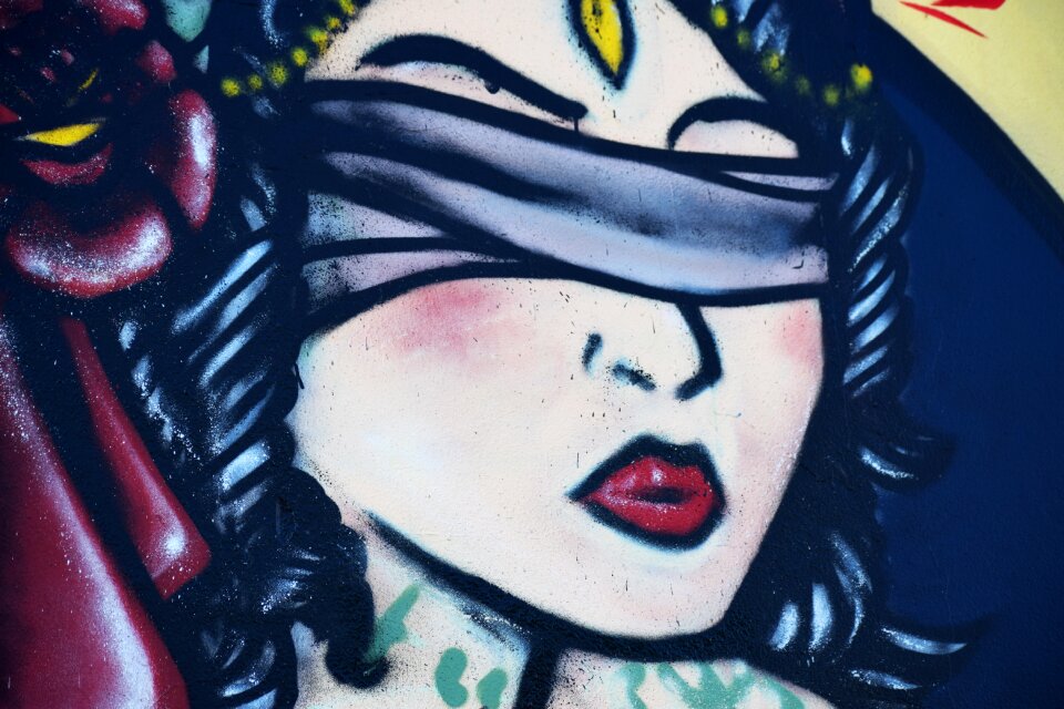 Painting graffiti woman