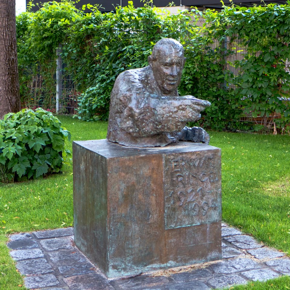 Wien 09 Erwin-Ringel-Park b