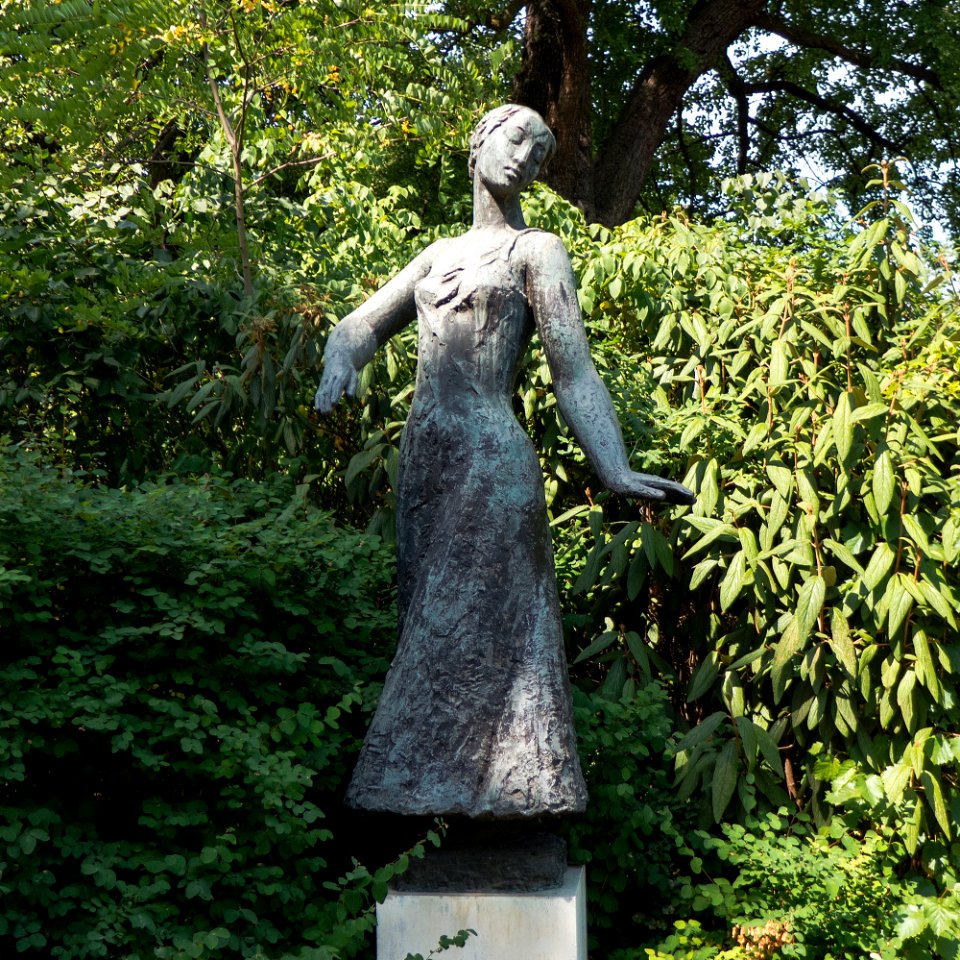 Wien 13 Oscar-Straus-Park c