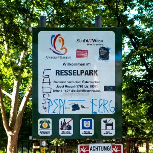 Wien 04 Resselpark l