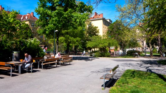 Wien 05 Leopold-Rister-Park g