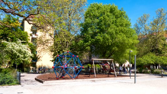 Wien 05 Leopold-Rister-Park j