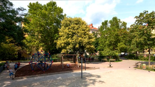 Wien 05 Leopold-Rister-Park a