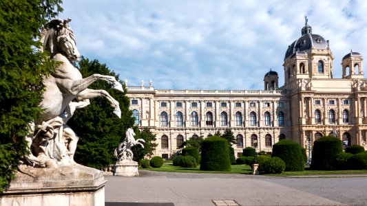 Wien 01 Maria-Theresien-Park b
