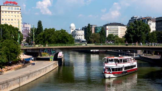 Wien 01 Donaukanal Schwedenbrücke a