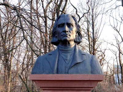 Composer figure park
