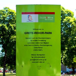 Wien 01 Grete-Rehor-Park g
