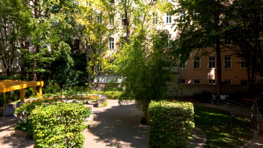 Wien 06 Vinzenz-von-Paul-Park d