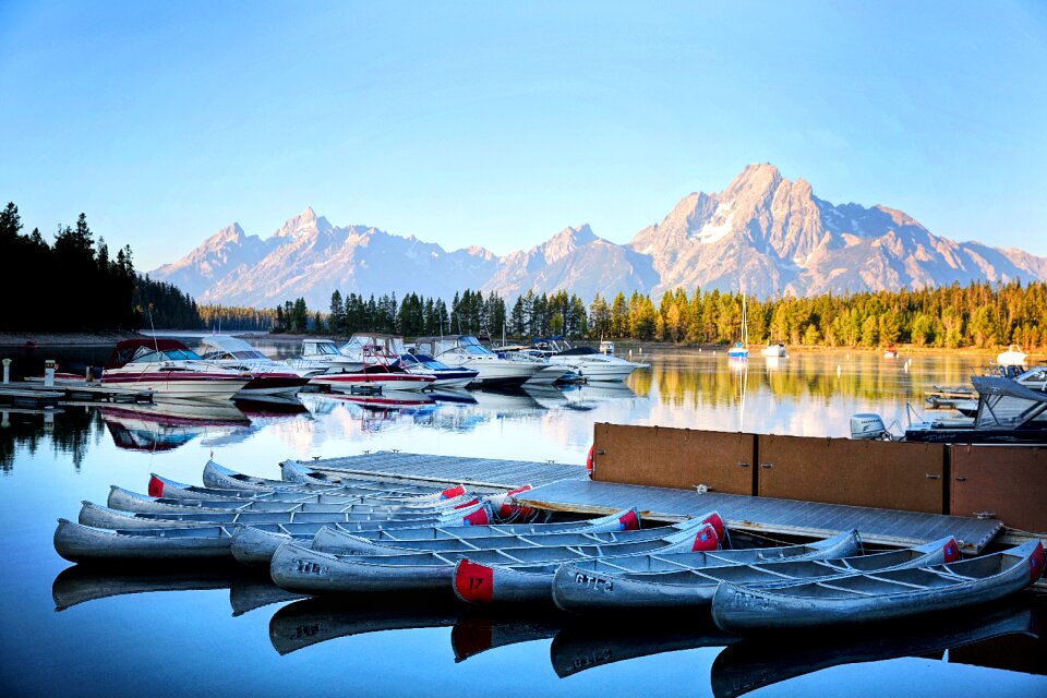 Lake reflections mountains