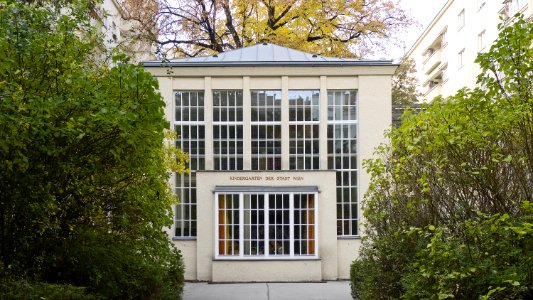 Wien 18 Lindenhof g