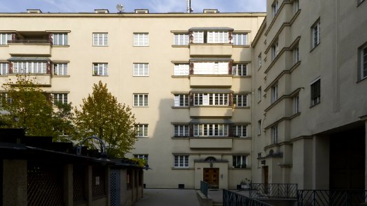 Wien 18 Lindenhof f St.23