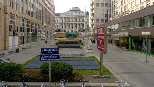 Wien 01 Theodor-Herzl-Platz a
