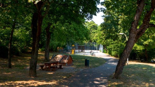 Wien 18 Leopold-Rosenmayr-Park a