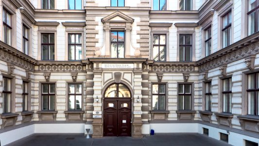 Wien 08 Palais Strozzi a