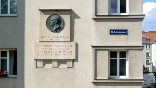 Wien 16 Pirquethof j