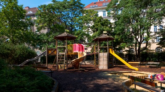 Wien 15 Vogelweidpark c