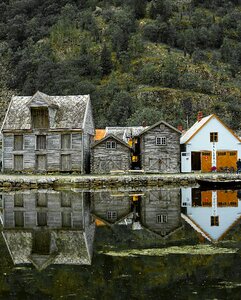 House lake mirroring photo