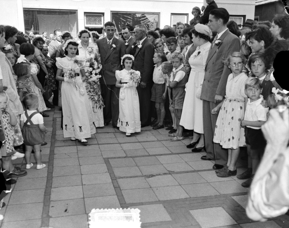 Wielrenner Thijs Roks met zijn bruid Maria Billet, Bestanddeelnr 905-8766