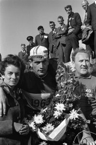 Wielrennen te Zandvoort Kampioen van Nederland amateurs Gerrit de Wit uit Dubbe, Bestanddeelnr 915-3691