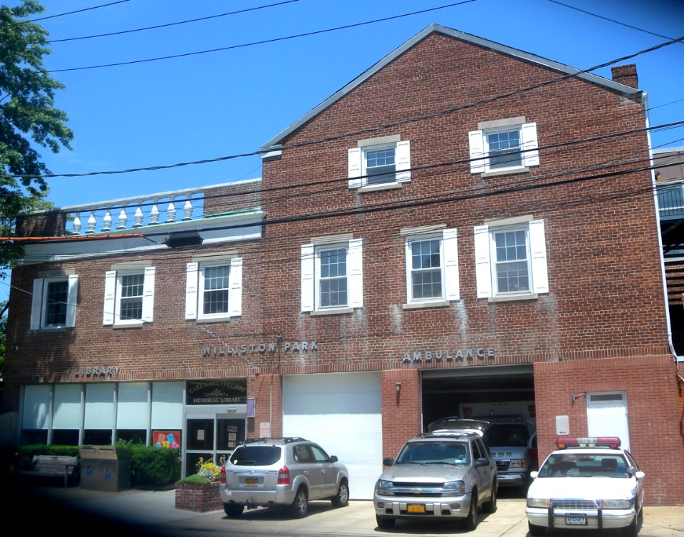 Williston Pk Library & Ambulance jeh