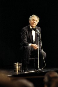 Wim Kan tijdens Oudejaarsconference 1979, Bestanddeelnr 253-8128