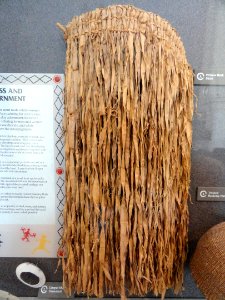 Willow bark skirt, Kumeyaay people - San Diego Museum of Man - DSC06917