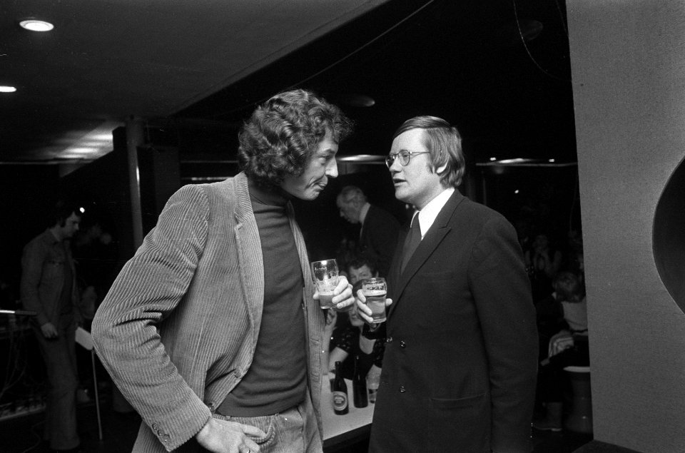 Wim Kok (NVV) en Hans Wiegel (r) in gesprek, Bestanddeelnr 927-0529