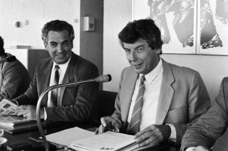 Wim Kok gaat binnenkort FNV verlaten voorzitter Wim Kok en vice-voorzitter Hans, Bestanddeelnr 933-3489