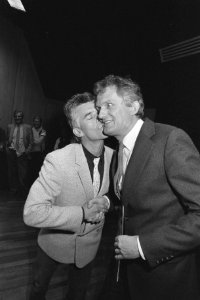 Wim de Bie presenteert solo LP kus van Kees van Kooten, Bestanddeelnr 933-0019