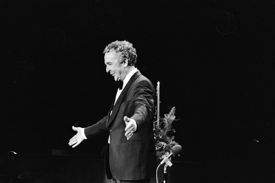 Wim Kan tijdens Oudejaarsavondconference, Bestanddeelnr 928-9593