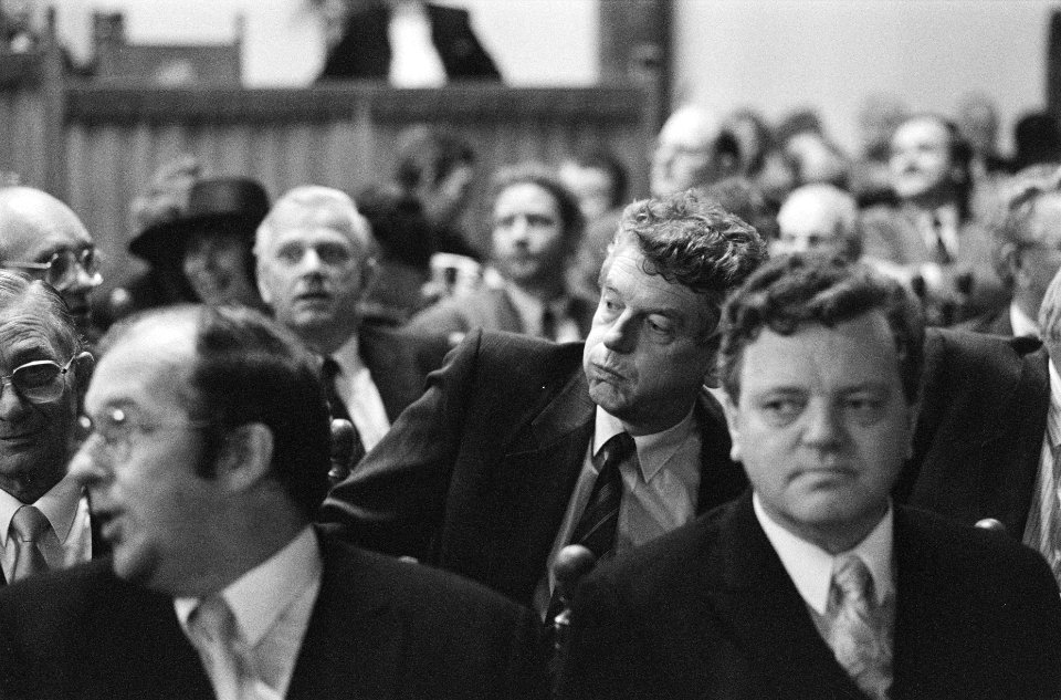 Wim Kok in de Ridderzaal kijkt moeilijk, Bestanddeelnr 934-5019