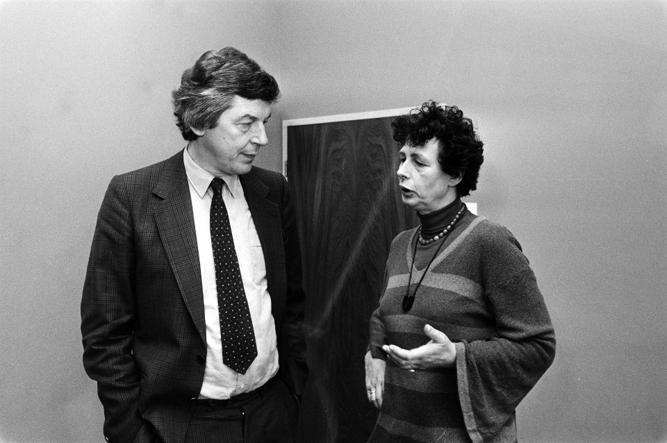 Wim Kok in gesprek met mw. Schröder, Bestanddeelnr 932-4883