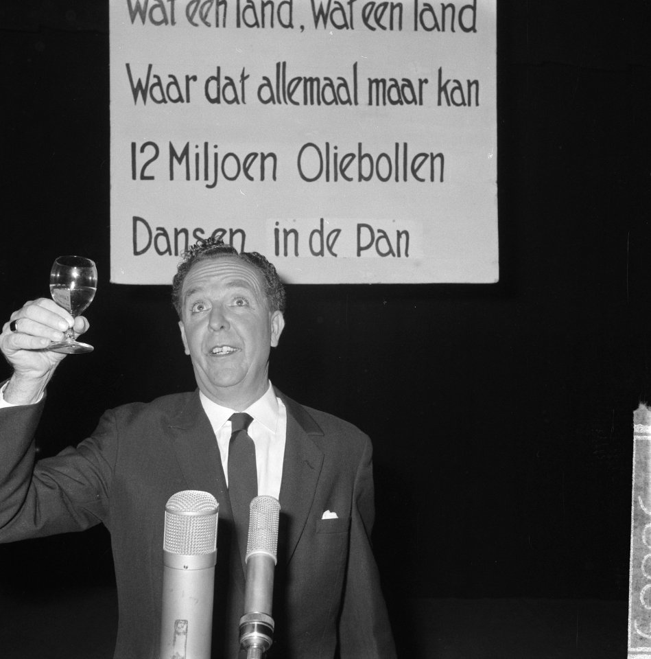 Wim Kan op oudejaarsavond voor radio, Wim Kan, Bestanddeelnr 915-8889