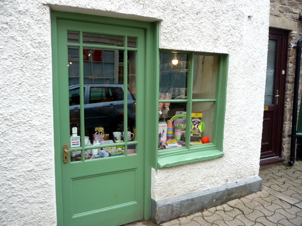 Windows in Hay-on-Wye 01