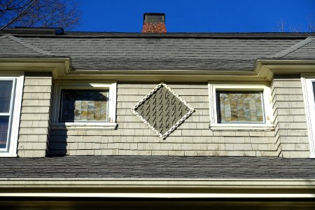 Windows and ornament - Arlington, MA - DSC03494