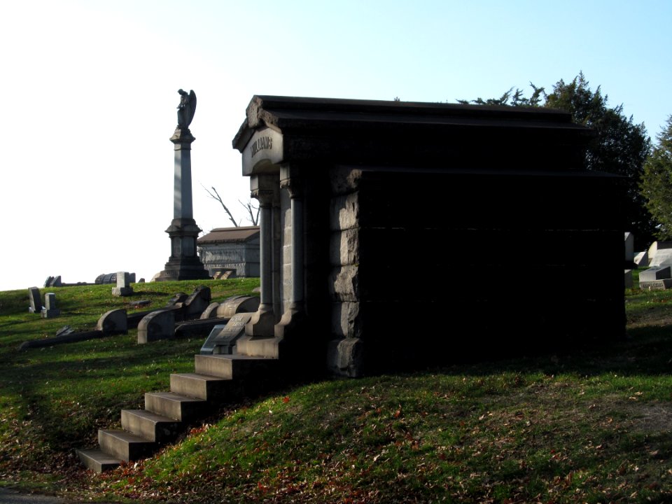 Williams mausoleum, South Side Cemetery, 2020-12-10, 03