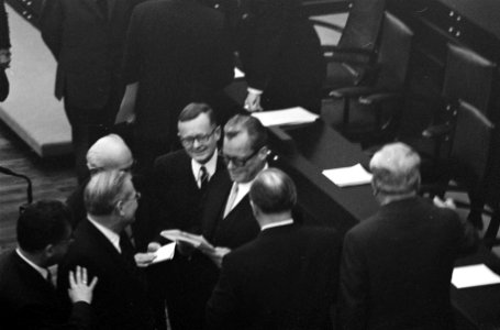 Willy Brandt (SPD) gekozen tot bondskanselier van West- Duitsland te Bonn, Bestanddeelnr 922-8904