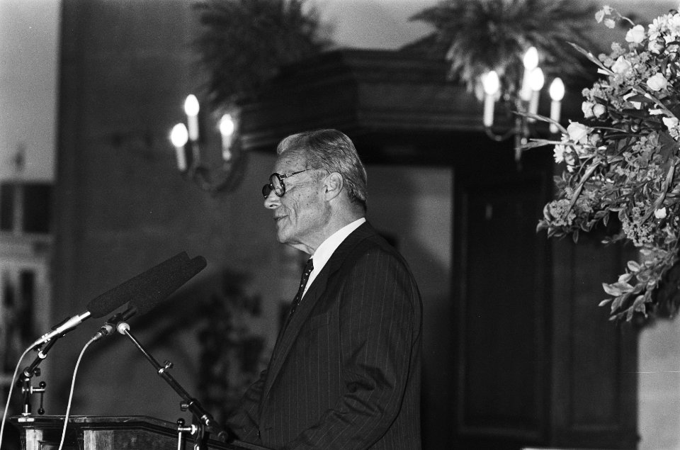 Willy Brandt speecht bij de opening van de tentoonstelling 'De wereld van Anne F, Bestanddeelnr 933-3518