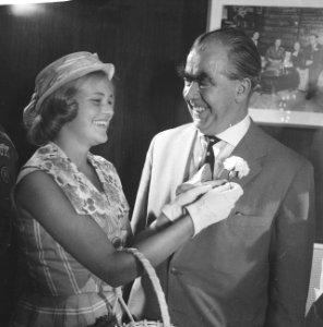 Willie Kressman op Schiphol, Bestanddeelnr 912-7858