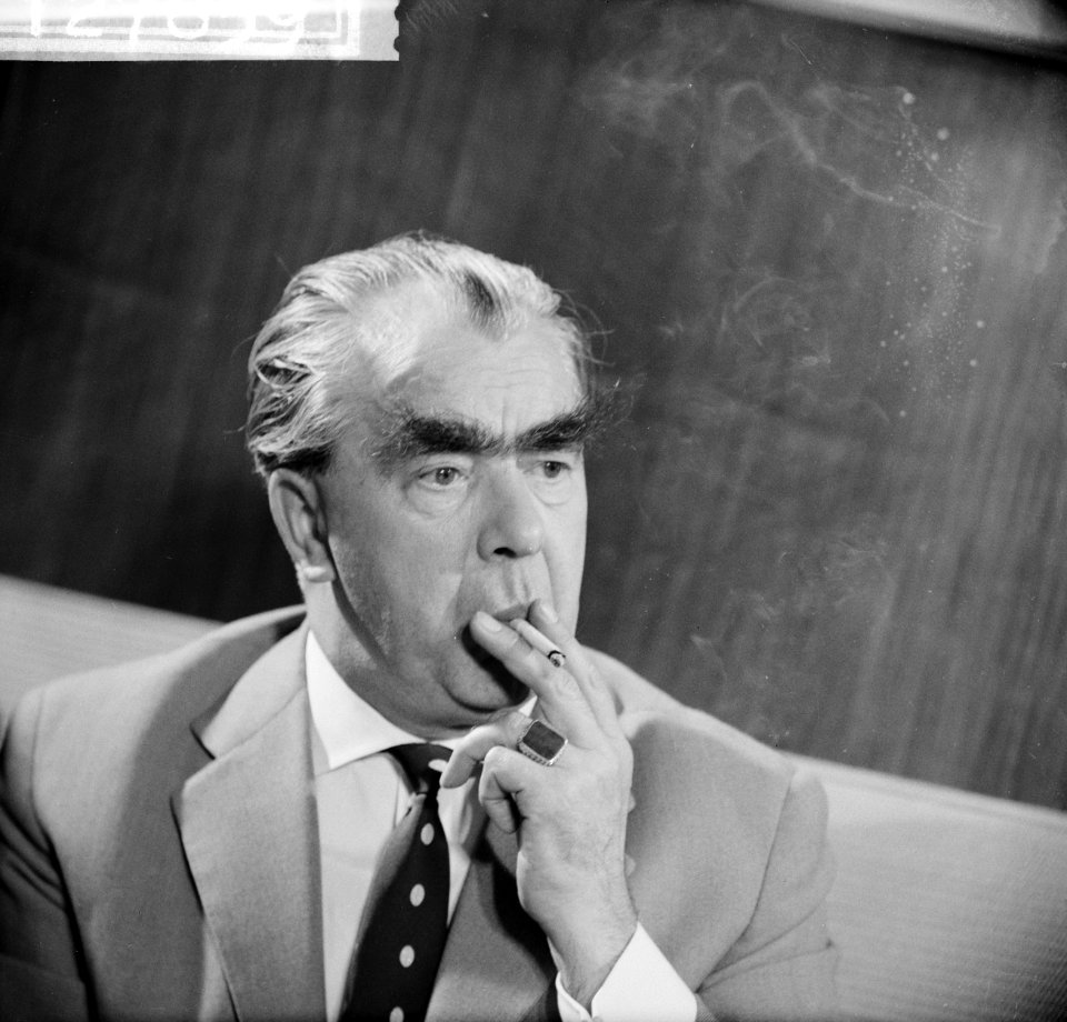 Willie Kressman op Schiphol, Bestanddeelnr 912-7859