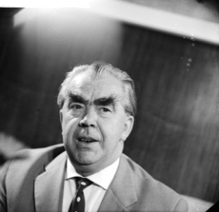 Willie Kressman op Schiphol, Bestanddeelnr 912-7860