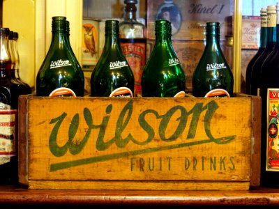 Wilson Fruit drinks crate with empty bottles, pic1