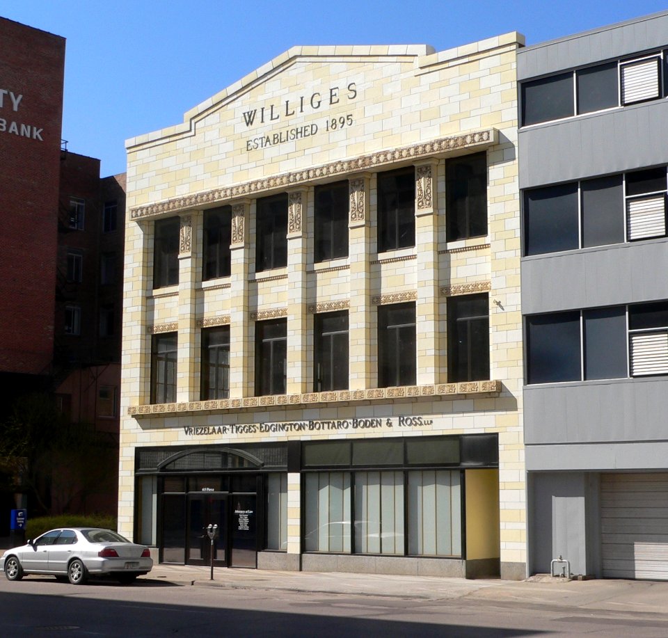 Williges building (Sioux City) from NE 1