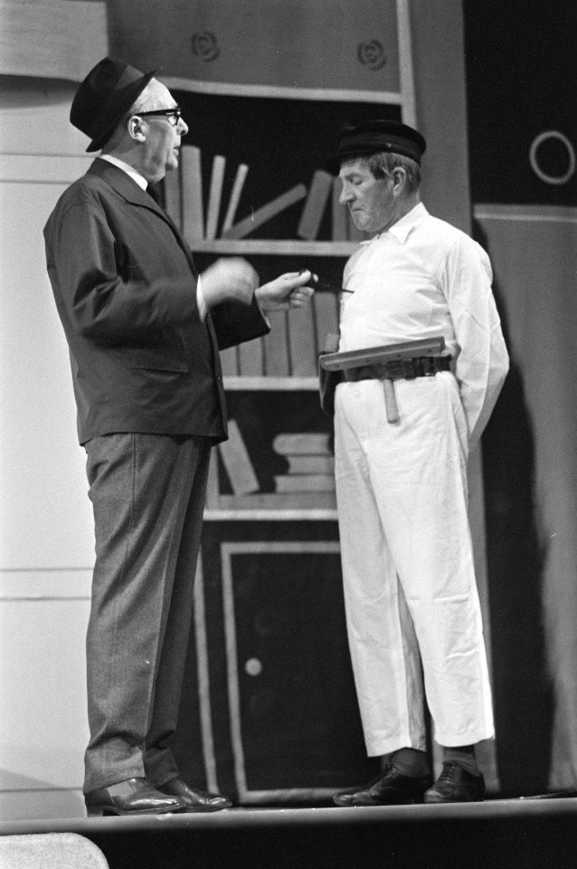 Willy Walden en Piet Muyselaar in Schouwburg Oppheus te Apeldoorn, Bestanddeelnr 924-2965