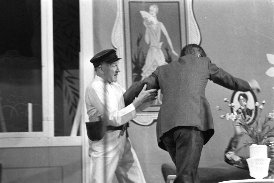 Willy Walden en Piet Muyselaar in Schouwburg Oppheus te Apeldoorn, Bestanddeelnr 924-2964