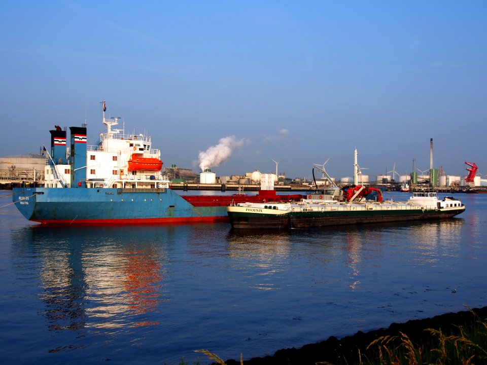 Wilson Rey IMO 7382677 & Phoenix ENI 02329747