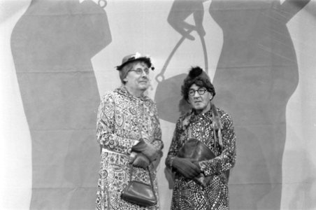 Willy Walden en Piet Muyselaar in Schouwburg Oppheus te Apeldoorn, Bestanddeelnr 924-2960