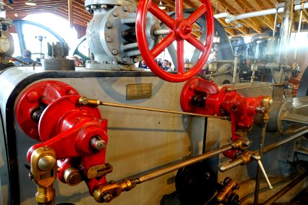 William A. Harris Steam Engine Co., Providence, RI - Stationary steam engine collection - New England Wireless & Steam Museum - East Greenwich, RI - DSC06576