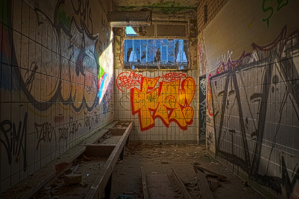 Wall old lost places